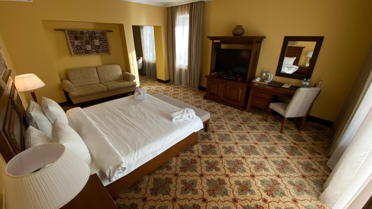 Samal Resort & Spa Almaty Exterior photo